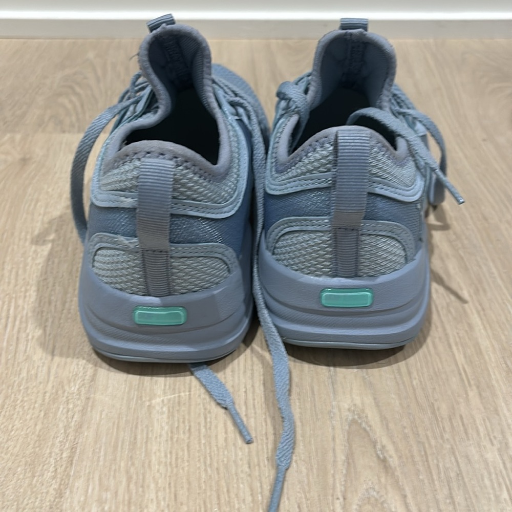 Womens Puma Sneakers - Picture 4 of 6